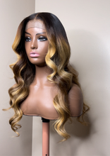 Load image into Gallery viewer, 18” 4*4 ombré Blonde virgin wave